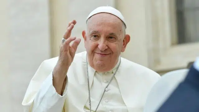 papa francisco sorrindo