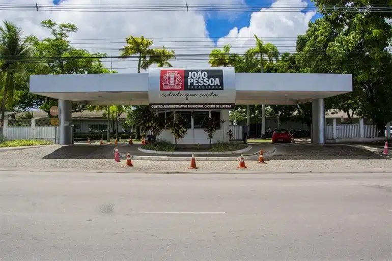 Banco é multado pelo Procon, e novo feriadão na Paraíba; veja o resumo sede prefeitura de joão pessoa