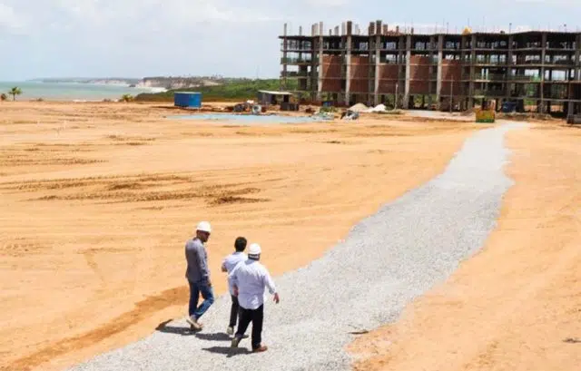 João Azevedo e Celso Sabino obras do Polo Cabo Branco