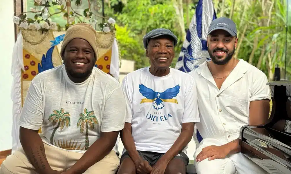 milton nascimento homenageado pela portela