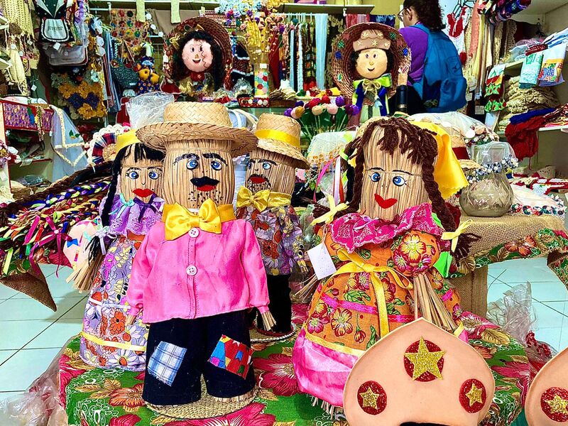 Tradição em Pano e Palha: a magia das bonecas artesanais