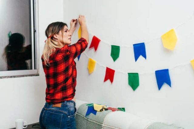 casa com decoração junina