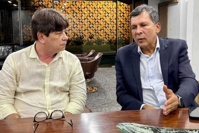 cassiano pascoal em reunião com ricardo barbosa