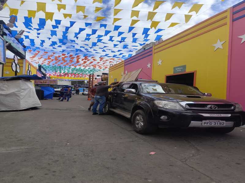 Estrutura do Maior São João do Mundo começa a ser desmontada