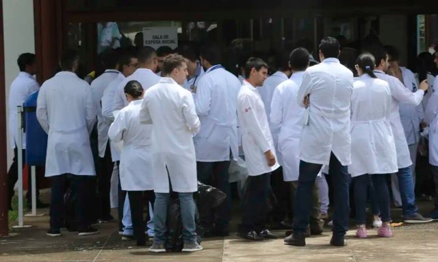 médicos revalida