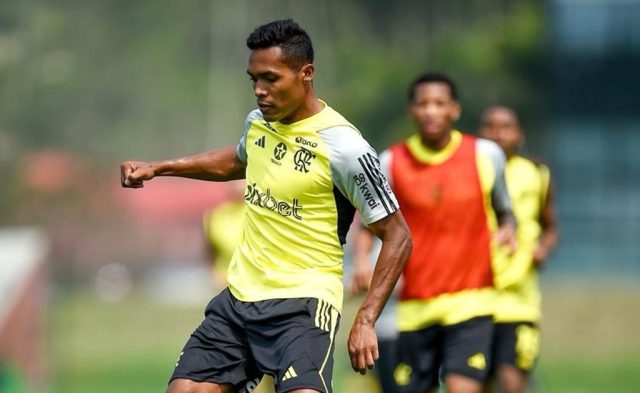 Alex Sandro lateral do Flamengo