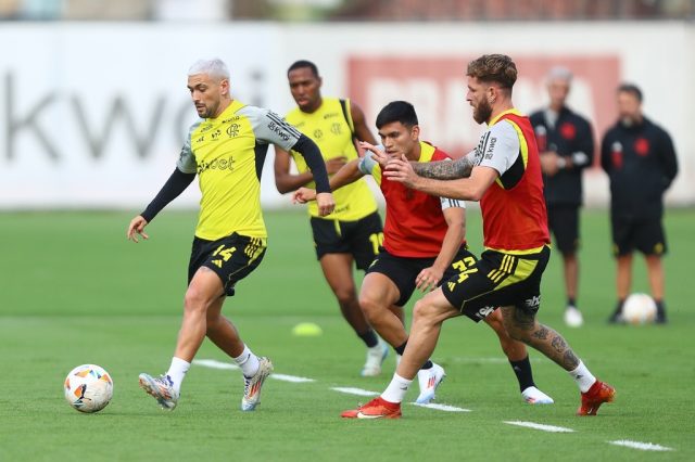 flamengo treino arrascaeta