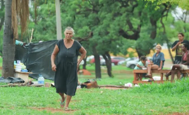 MORADORA EM SITUAÇÃO DE RUA