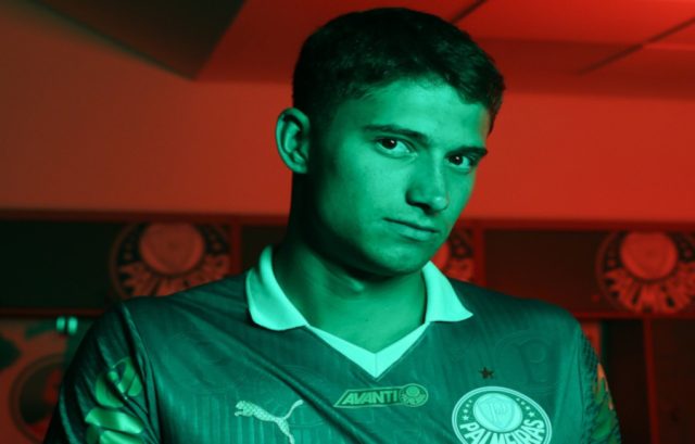 Emiliano Martínez palmeiras