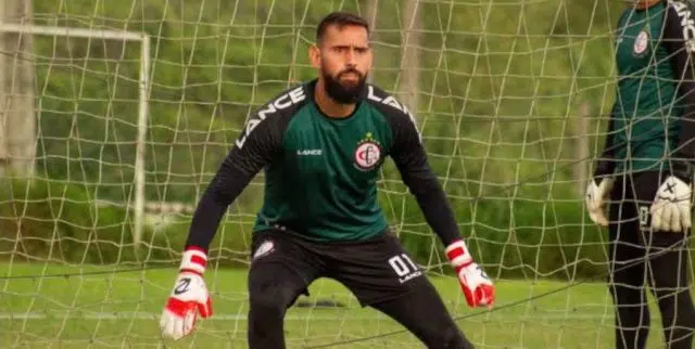 João guilherme goleiro