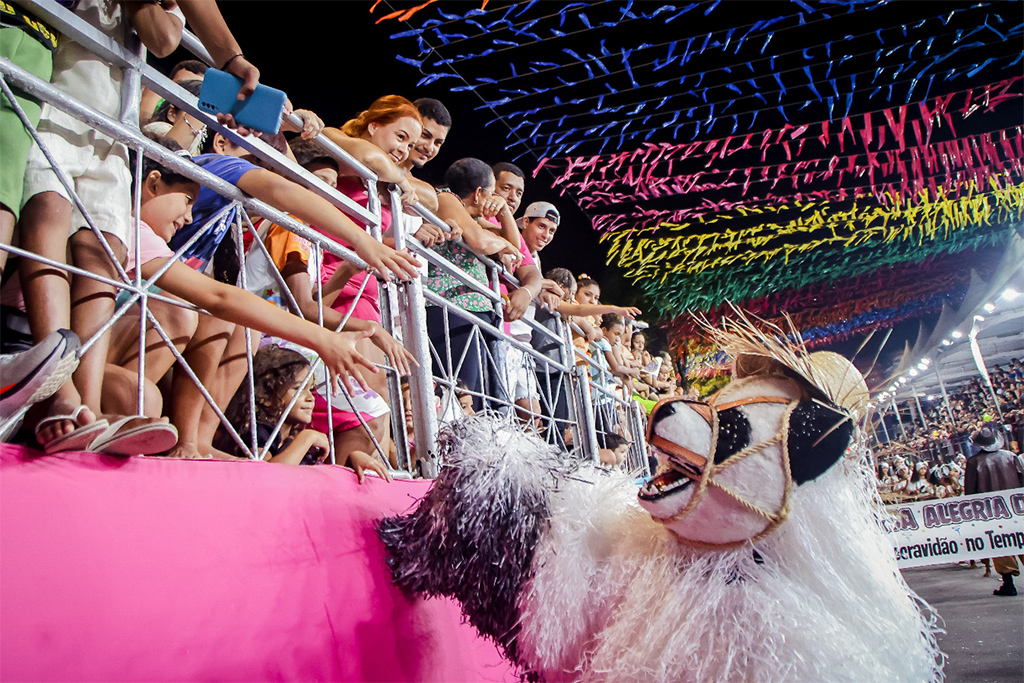 estrutura é montada para receber público, em João Pessoa