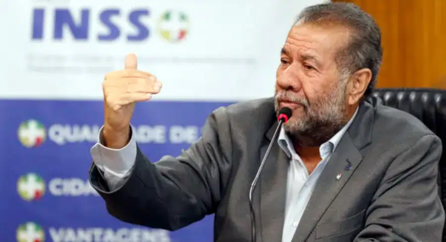 Carlos Lupi