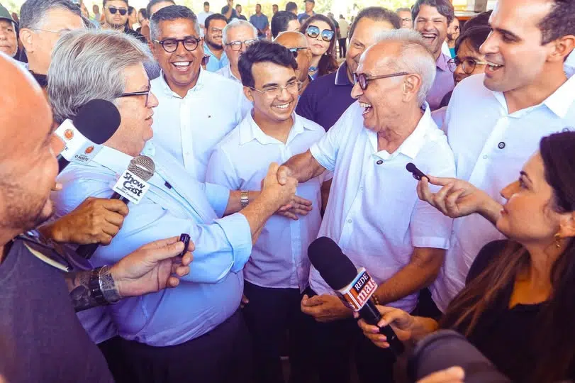 joao-azevedo-cicero-lucena-redes-sociais
