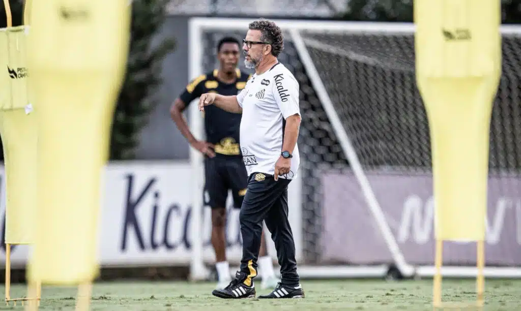 Cléber Xavier treinador do santos