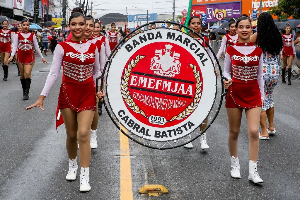 desfile civico em mangabeira