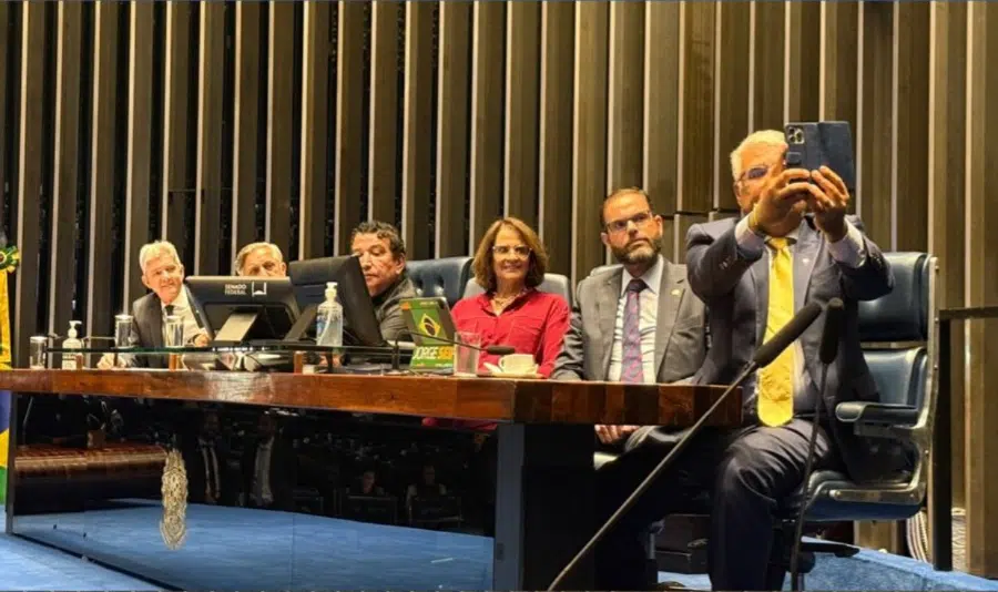 senadores oposição