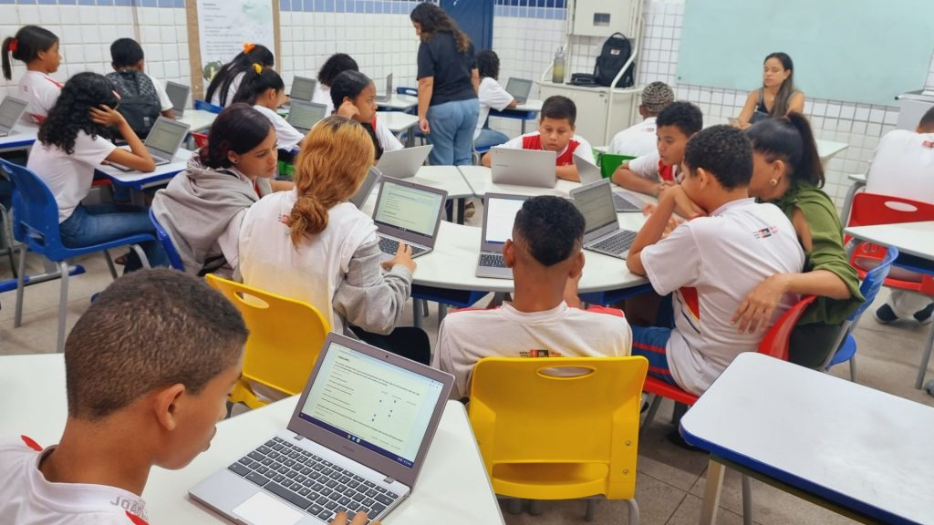 Internet com boa velocidade já beneficia 80% das escolas do Brasil
