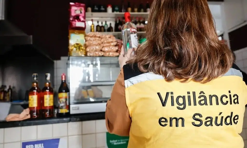 apreensao de bebidas sem rotulos
