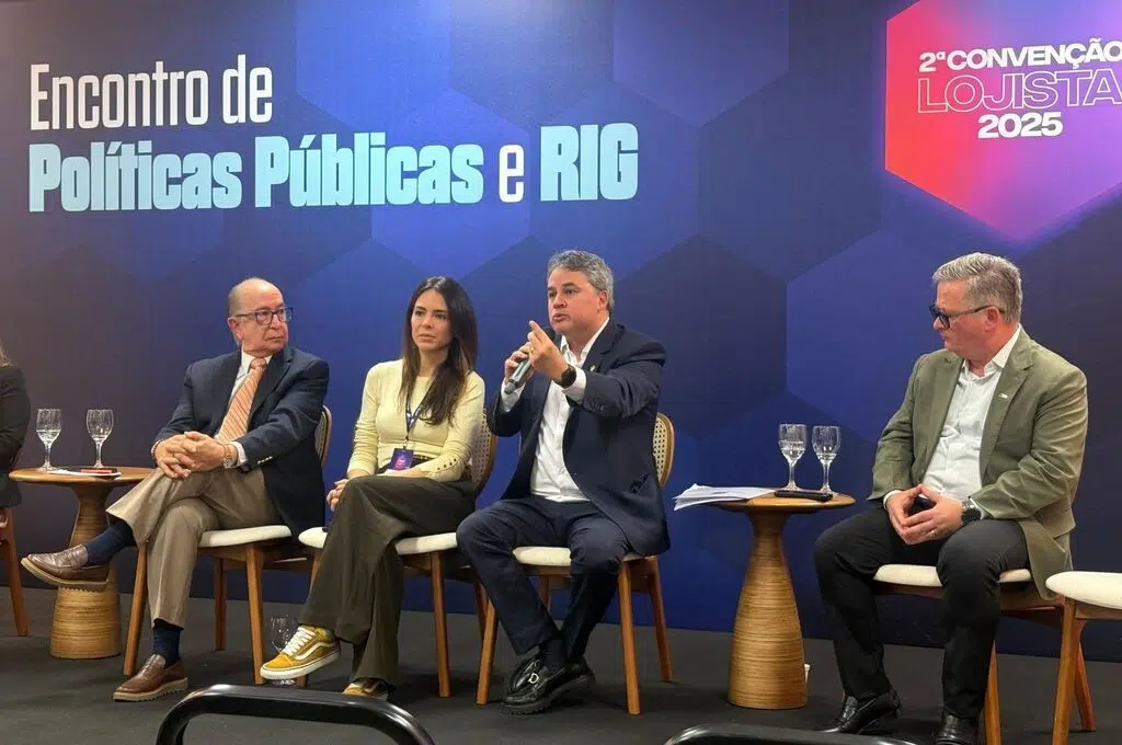 efraim filho participa de debate em gramado