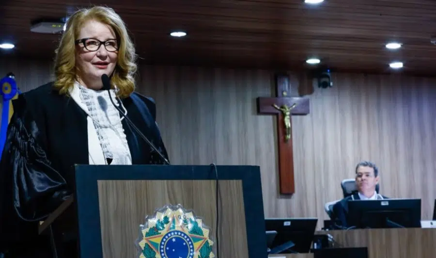 juíza federal helena delgado fialho