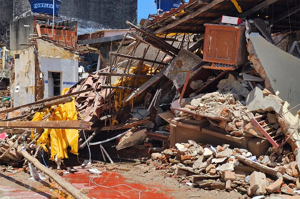 casa destruida rompimento de reservatorio em campina