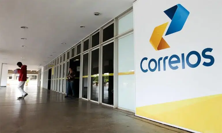 Intimidade entre Alcolumbre e Vorcaro, alertas em obras no estado e pesquisa eleitoral correios