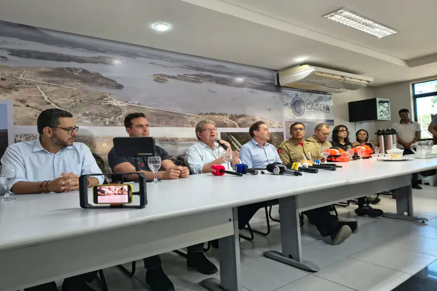 joao azevedo coletiva em campina