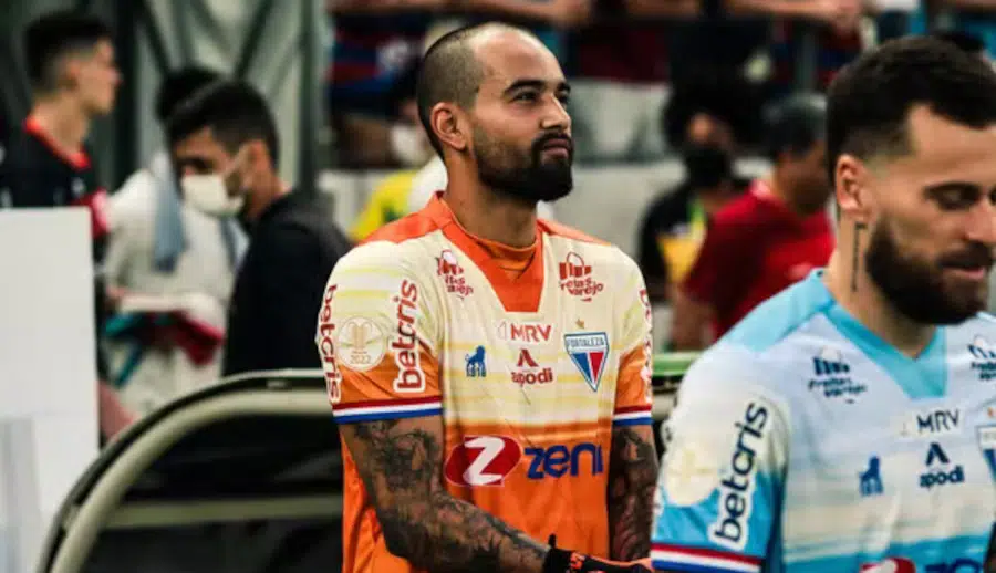 max goleiro botafogo