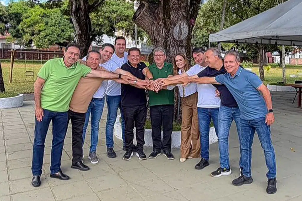 reuniao de joao azevedo com a base, na granja