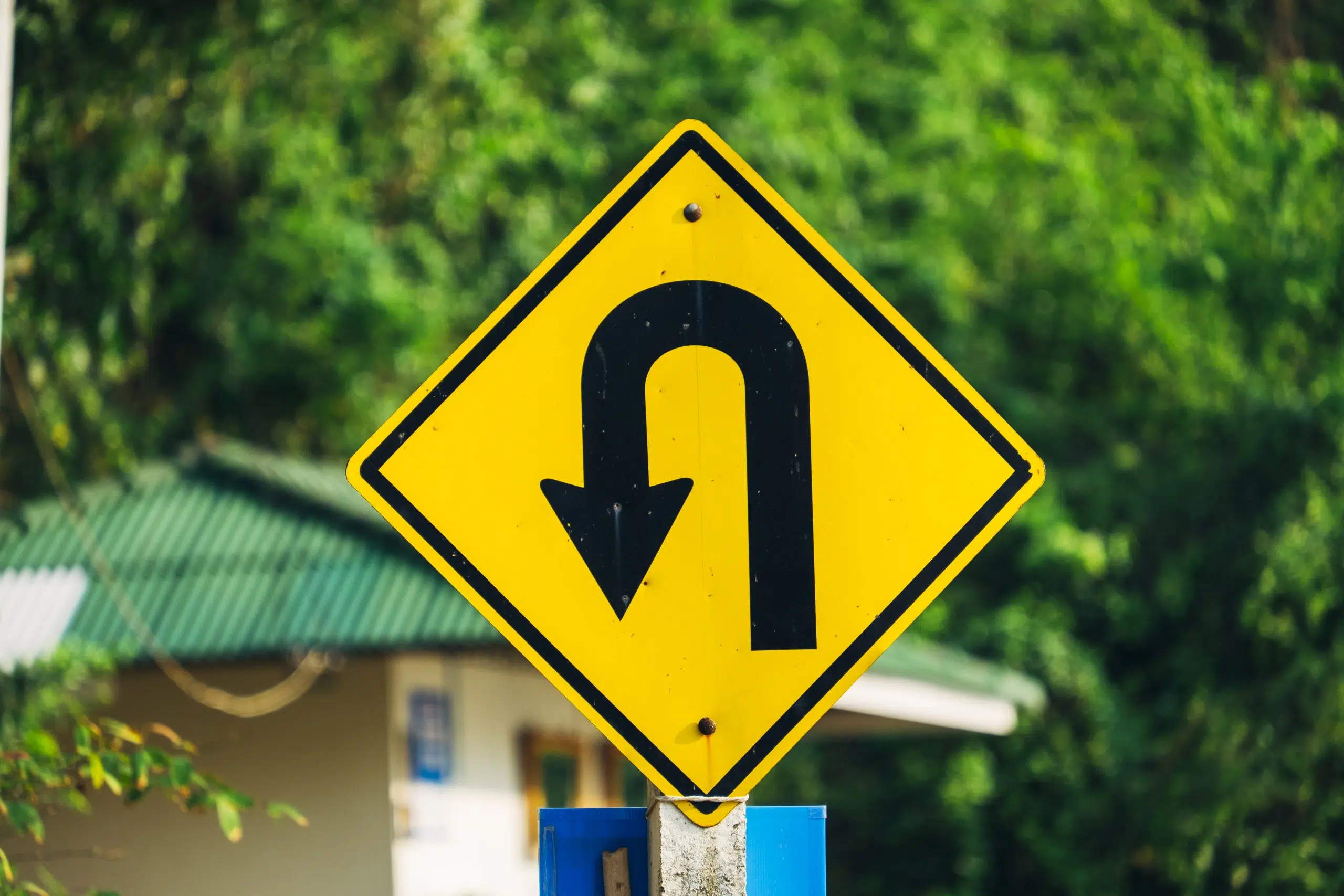 u turn symbol and traffic sign