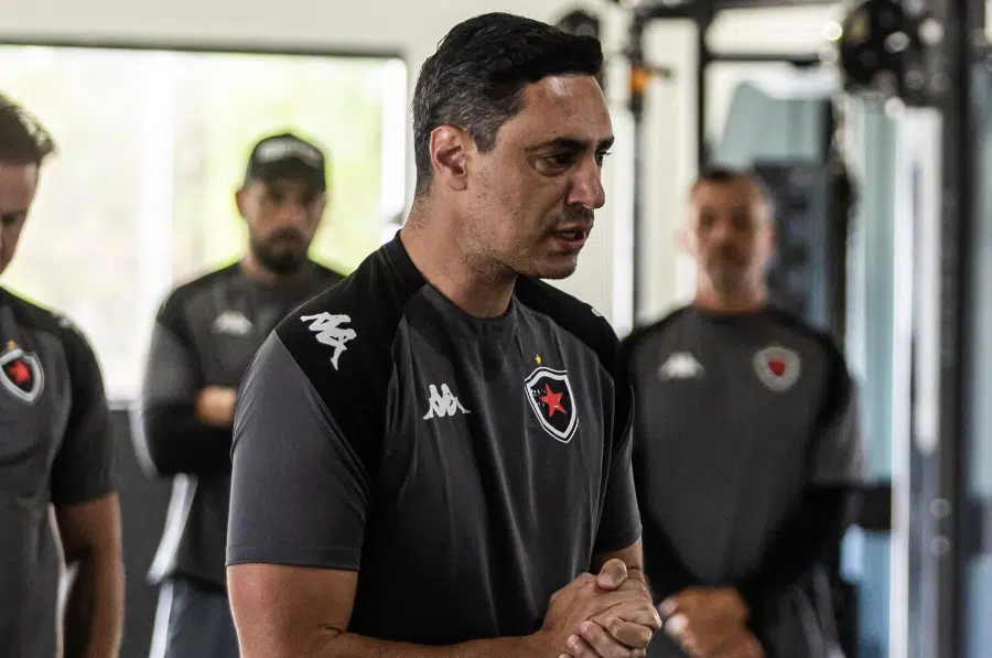 bernardo franco, técnico do botafogo pb