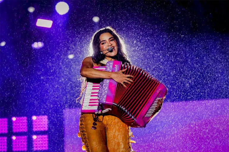 Prefeito prestigia gravação do DVD de Lucy Alves na orla de João Pessoa lucy alves