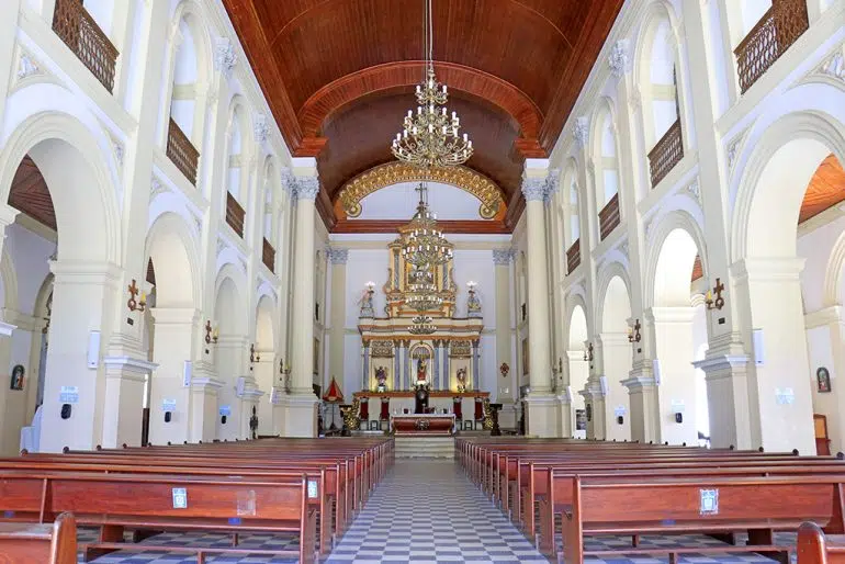 Igrejas históricas encantam os turistas que visitam João Pessoa; veja o roteiro basilica das neves jp