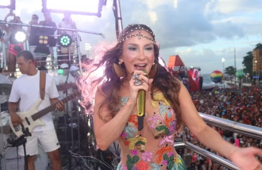 “Subir no trio elétrico ainda me emociona”