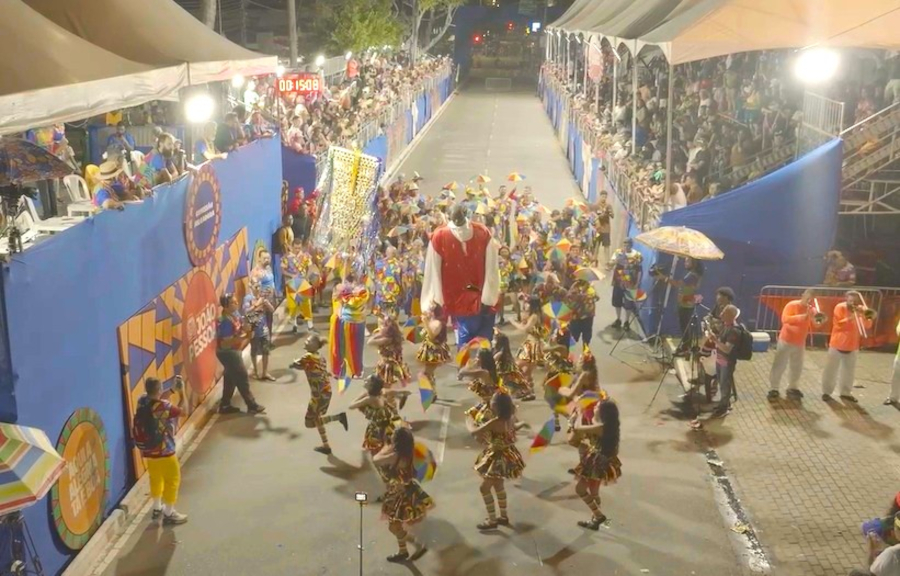Abertura do Carnaval Tradição 2026 se renova com alegria e cores vibrantes