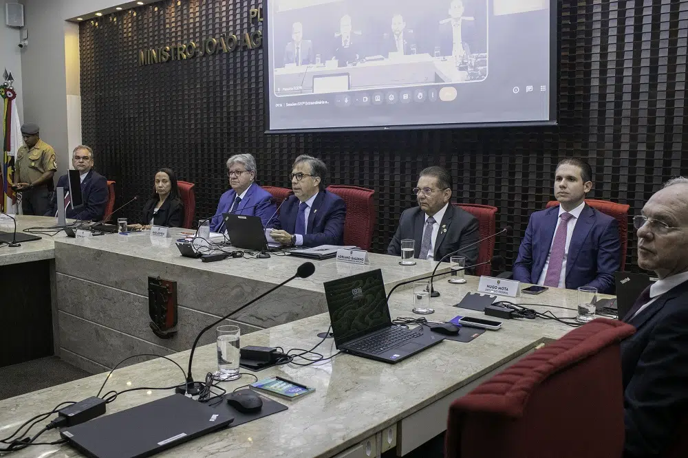 TCE-PB empossa novos conselheiros em sessão solene SESSAO SOLENE TCE