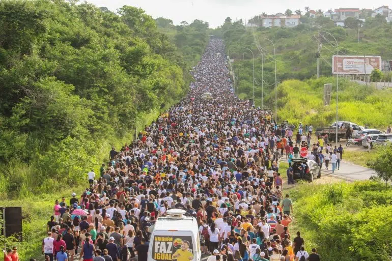Flávio Bolsonaro na Paraíba, e caminhada atrai multidão de fiéis; veja nosso resumo caminhada 2026a