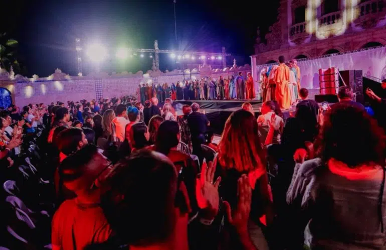 Elenco se emociona ao encenar a ‘Paixão de Cristo' no Centro Histórico de João Pessoa paixao de cristo em joao pessoa