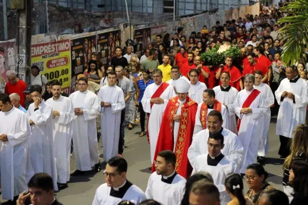 Sexta-feira Santa: Dom Dulcênio destaca o paradoxo do Gólgota sexta feira pascomcg