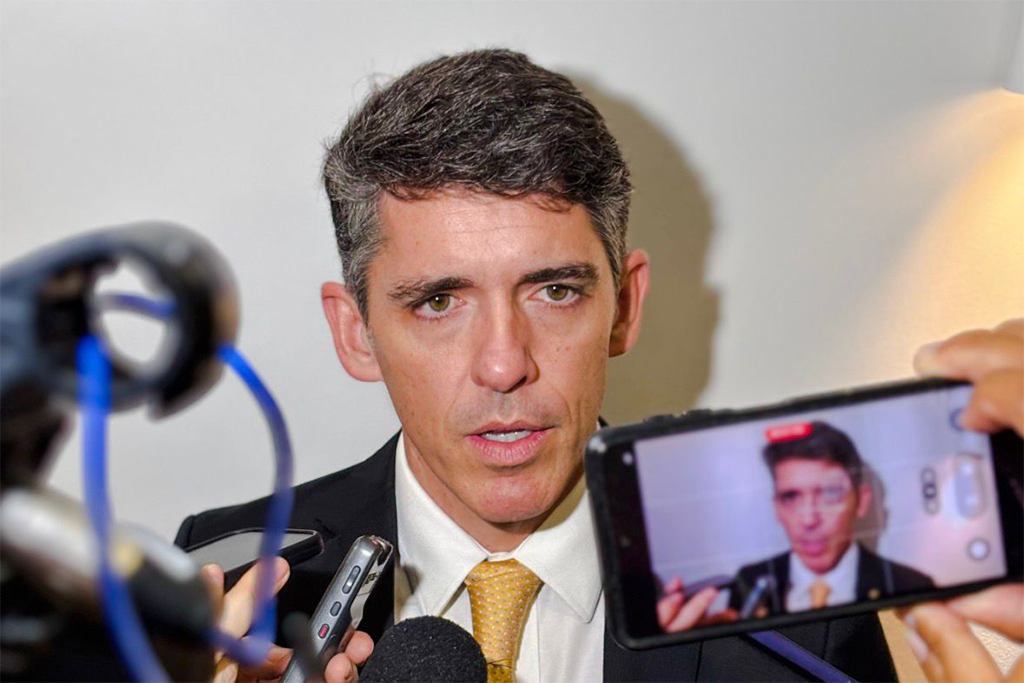 Tovar avalia indefinição do vice de Lucas e aponta “conflito de interesses” na base governista