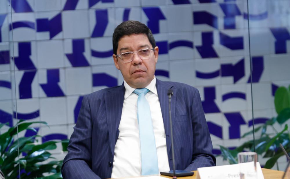 Deputado do PL vai disputar a presidência da Câmara com Hugo Motta