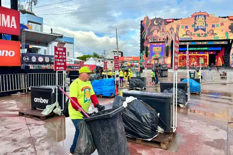Limpeza diária: Quem cuida do Parque do Povo enquanto a festa descansa?
limpeza diaria do parque do povo