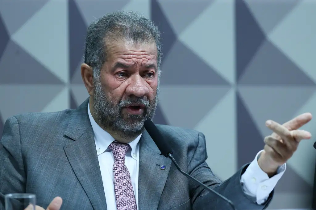 Presidente nacional do PDT descarta punição a Rafaela Camaraense
