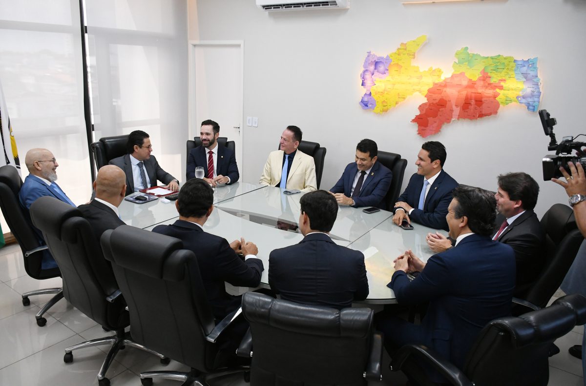Membros da CPI do Esgoto da CMJP buscam apoio do MPPB