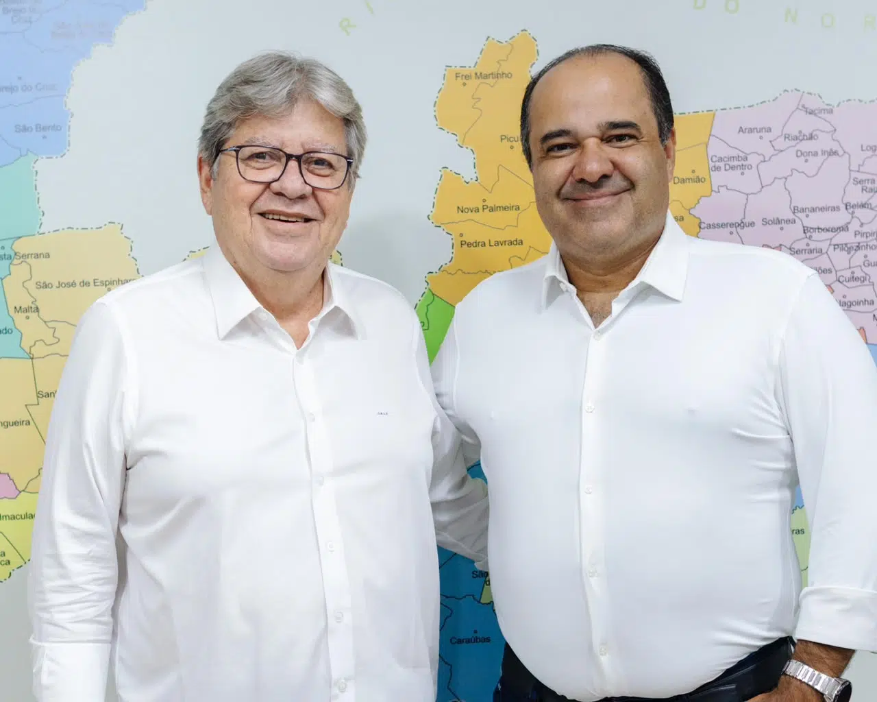 João Azevêdo anuncia suplentes para o Senado Federal WhatsApp Image 2026 08 11 at 14.10.19
