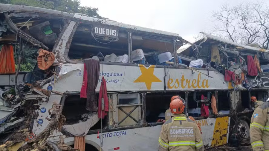 Tragédia com ônibus no Rio de Janeiro deixa saldo de 8 mortos
