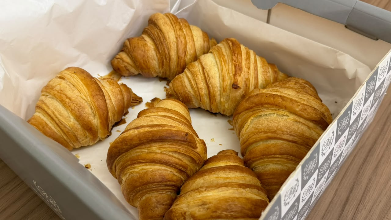 Croissant não nasceu na França: Pai e filho padeiros contam a história e os segredos da iguaria