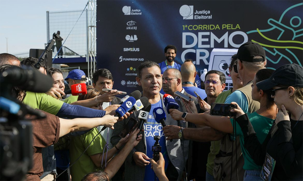 Presidente do TSE volta a defender integridade do sistema de urna eletrônica