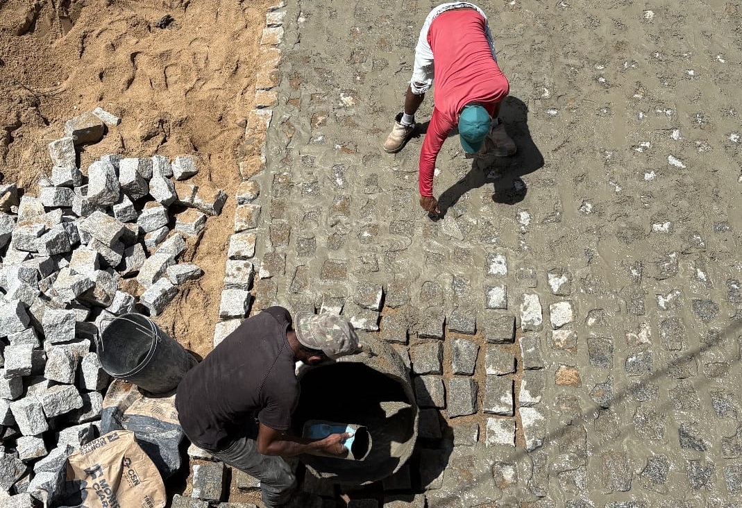 Prefeitura inicia pavimentação em comunidades rurais de Galante e Catolé de Boa Vista