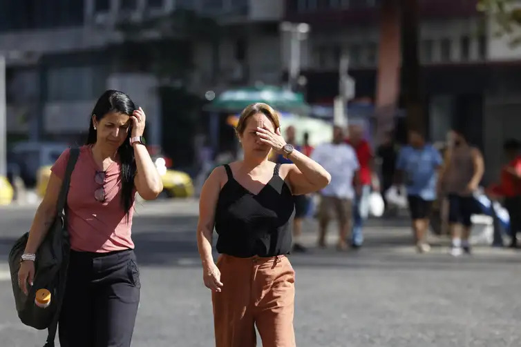 Estudo aponta até 13,3 mil mortes no Brasil devido ao calor do Super El Niño